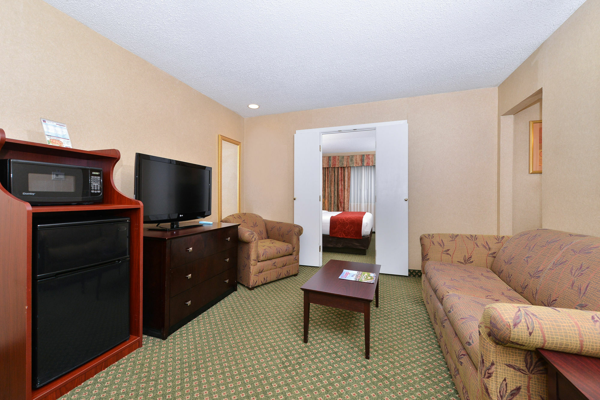 Comfort Near Oakbrook Center Hotel 3*