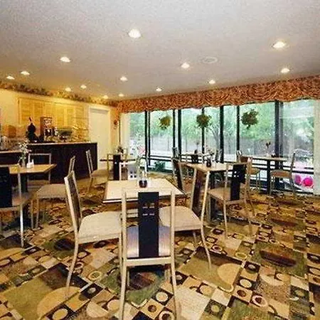 Comfort Suites Oakbrook Terrace Near Oakbrook Center 